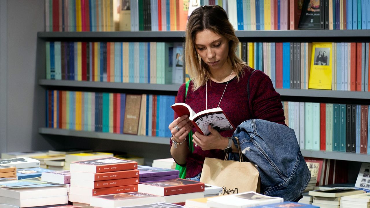 Does reading fiction make us better people?